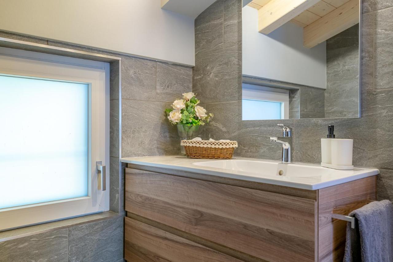 Classy Apartment Wifi, Parking & Stunning View! Acquaseria Extérieur photo